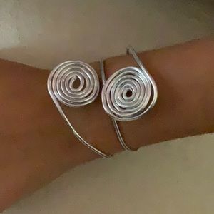 VLAS metallic swirly bracelet